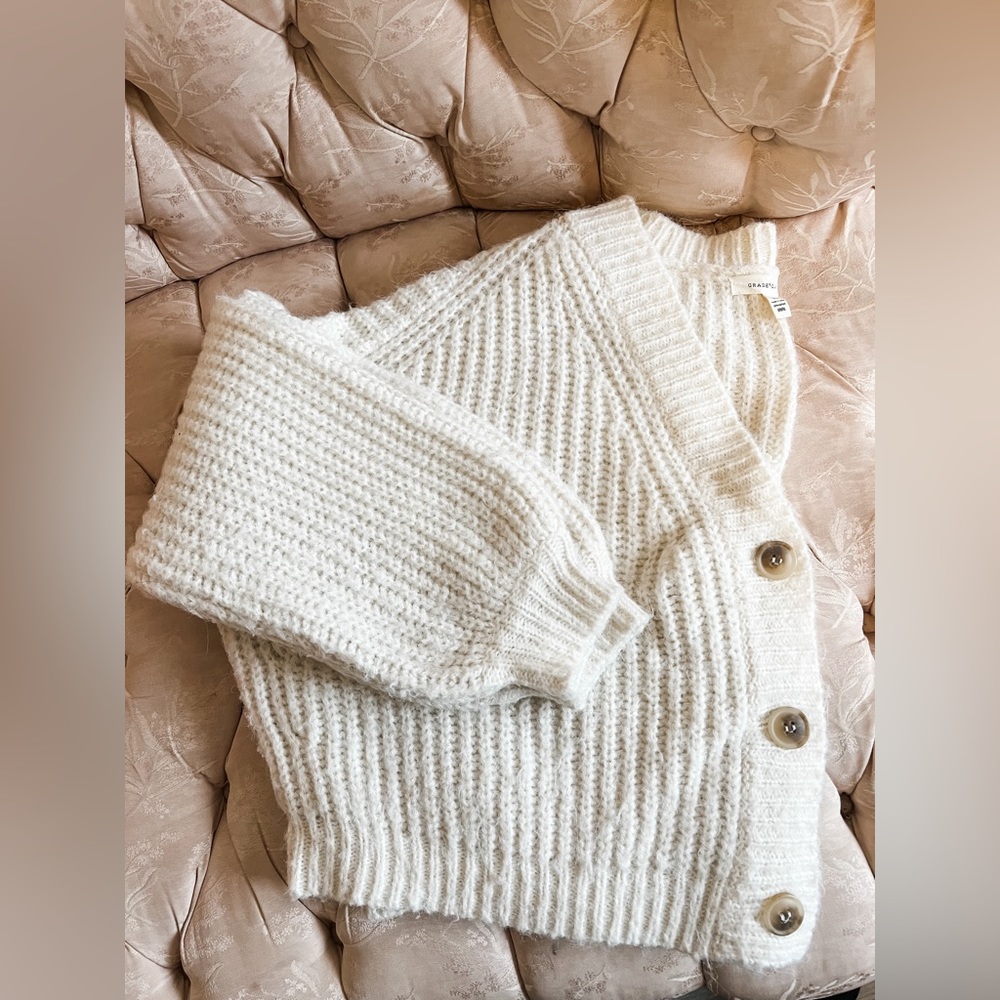 ☁️Grade & Gather☁️ Cropped Balloon Sleeve Cardigan - Size S/M